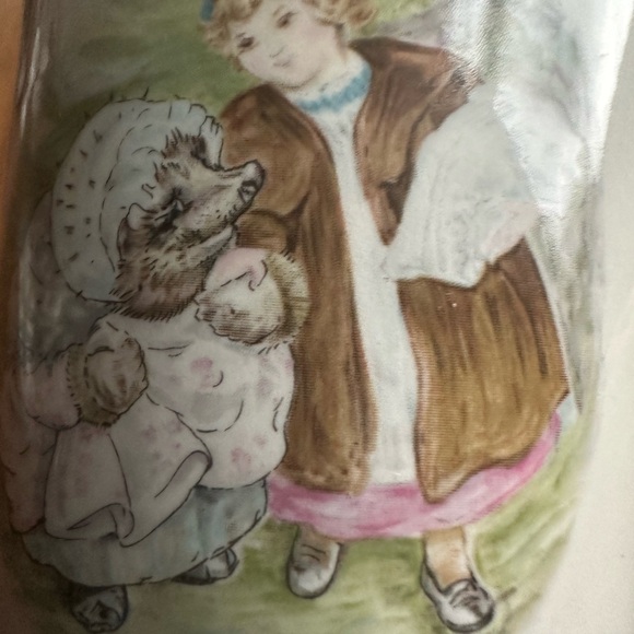 2 Wedgewood small China Peter Rabbit and Miss Tiggy Winkle children mugs - Picture 7 of 12